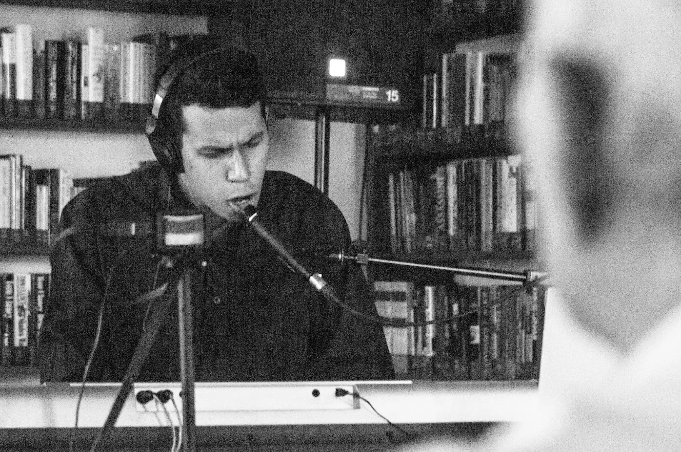 Andrés Rojas in the studio